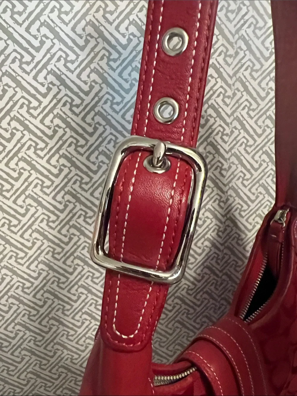 Vintage Coach Hamptons Clip Hobo – Red Signature C – Style 8K03